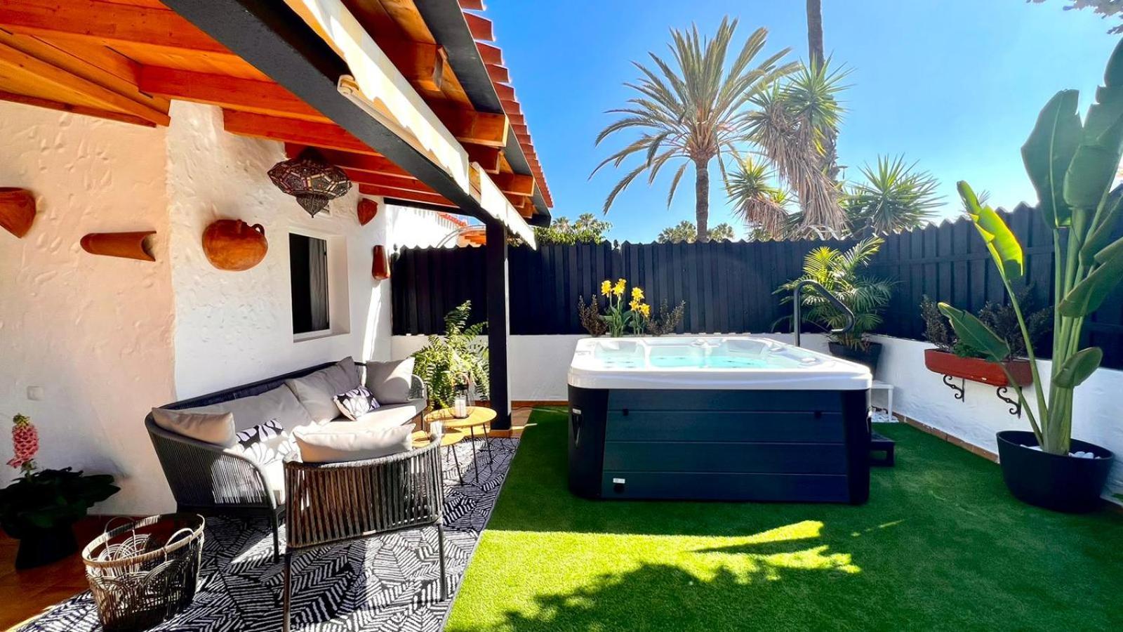 Oasis Beach Holiday Home With Jacuzzi Playa del Inglés Exterior foto
