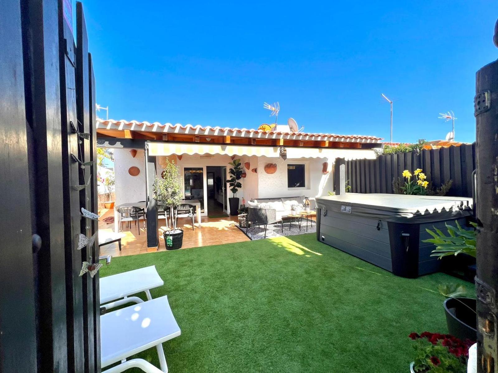 Oasis Beach Holiday Home With Jacuzzi Playa del Inglés Exterior foto